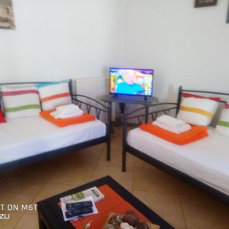 Delicatessen House Apartment Leonídion Екстериор снимка