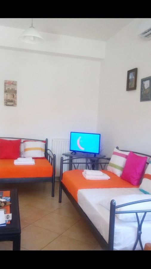 Delicatessen House Apartment Leonídion Екстериор снимка
