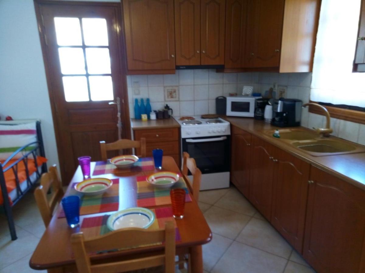 Delicatessen House Apartment Leonídion Екстериор снимка