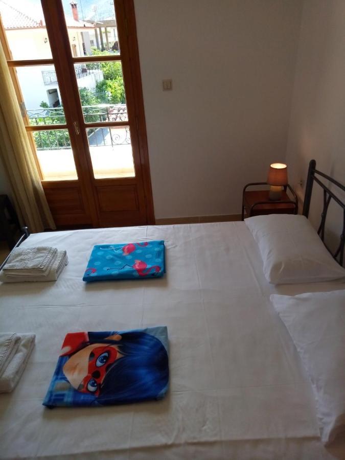 Delicatessen House Apartment Leonídion Екстериор снимка