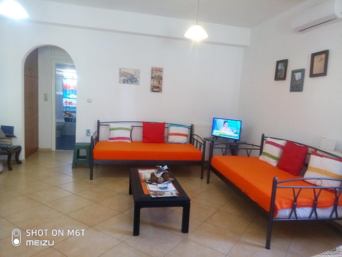 Delicatessen House Apartment Leonídion Екстериор снимка