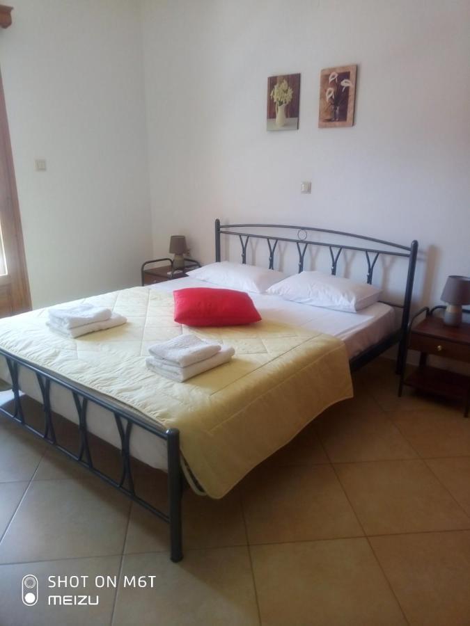 Delicatessen House Apartment Leonídion Екстериор снимка