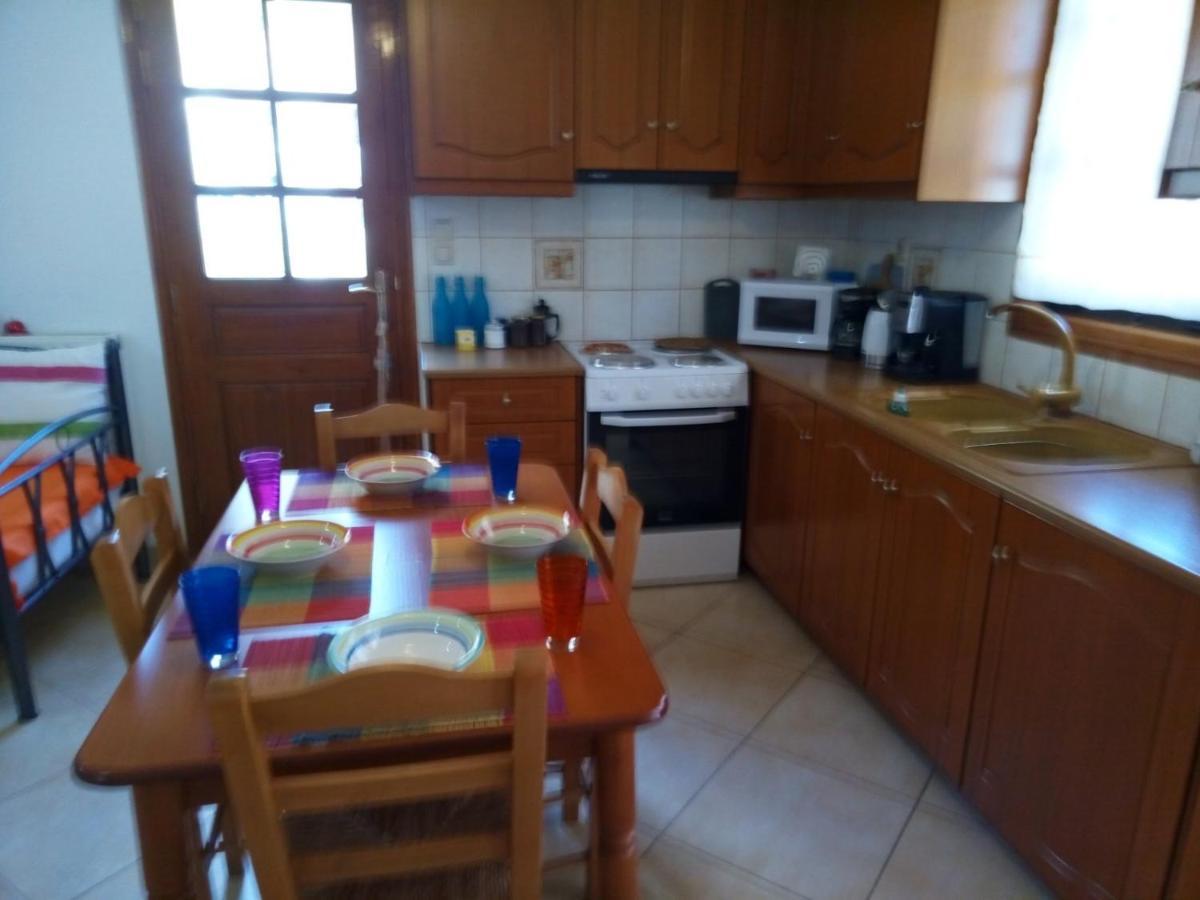 Delicatessen House Apartment Leonídion Екстериор снимка