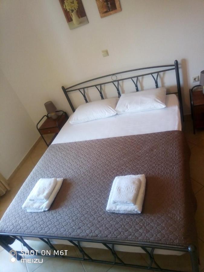 Delicatessen House Apartment Leonídion Екстериор снимка
