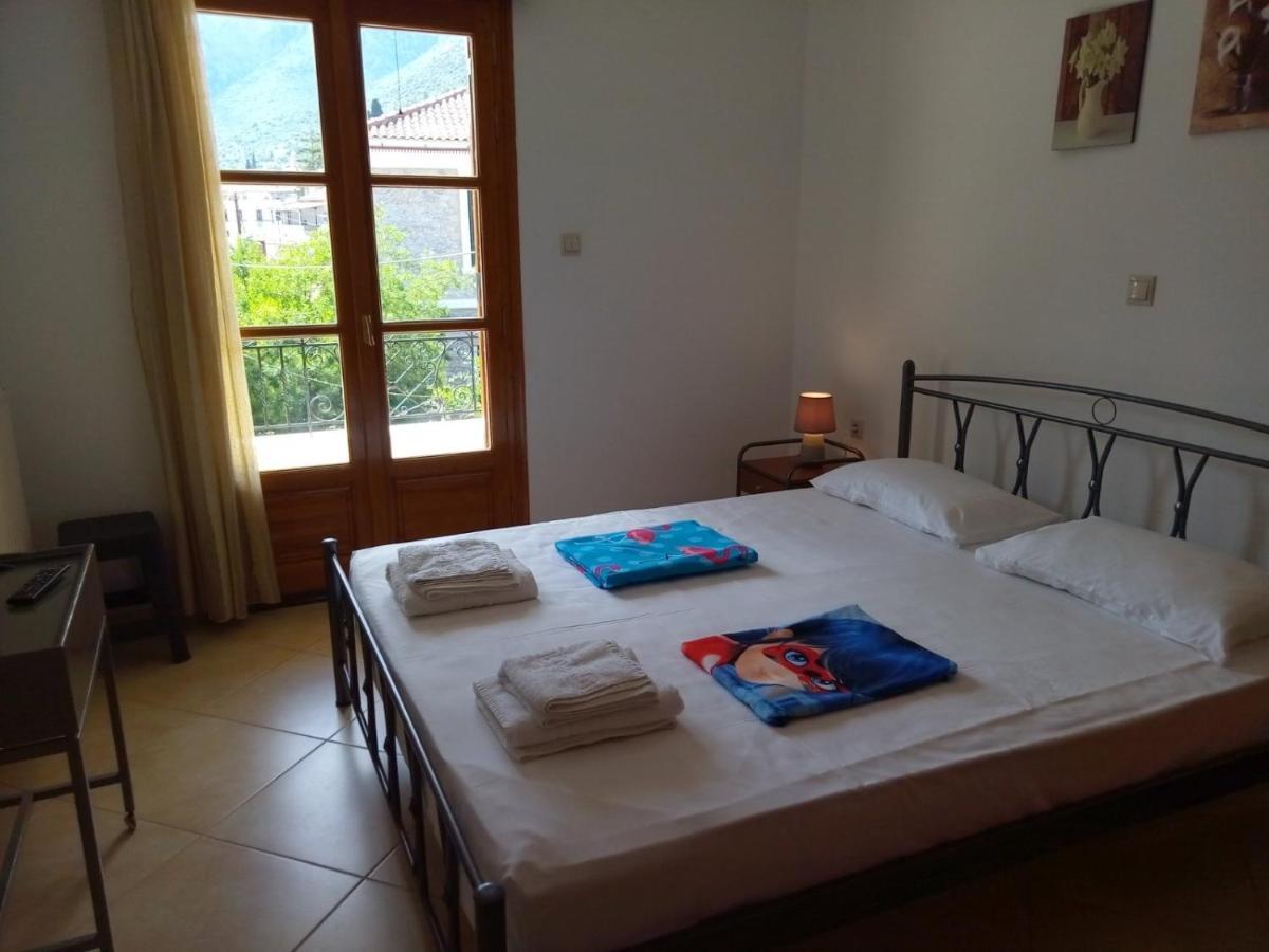 Delicatessen House Apartment Leonídion Екстериор снимка