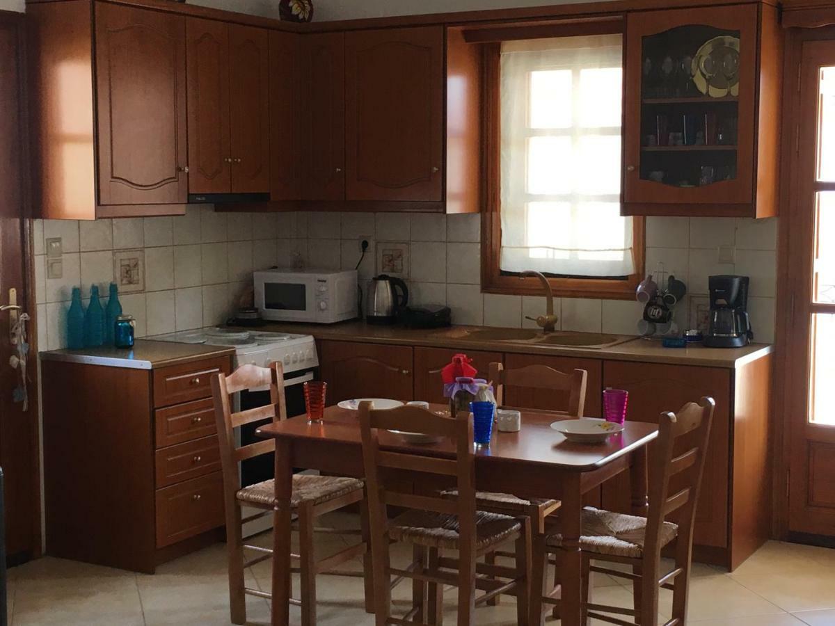 Delicatessen House Apartment Leonídion Екстериор снимка